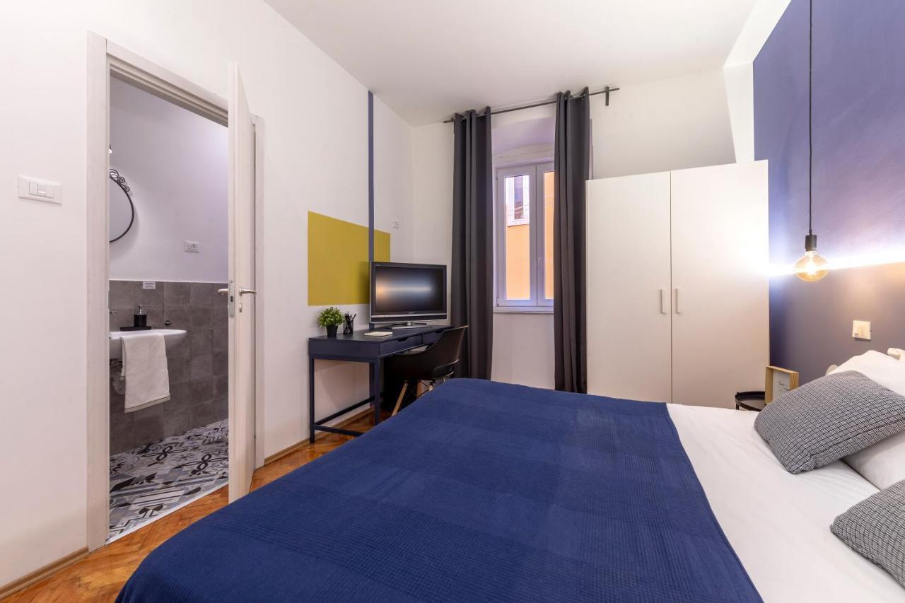 Lovely Guest-Room With Private Bathroom Triëst Buitenkant foto